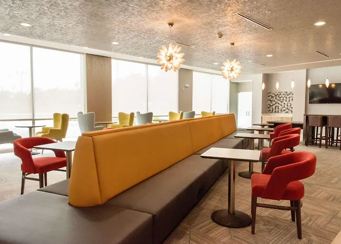 La Quinta Inn & Suites By Wyndham Lake City